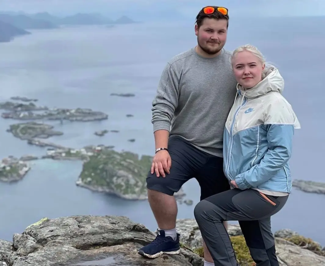 <span class="font-weight-bold" data-lab-font_weight_desktop="font-weight-bold">PÅ UTKIKK:</span> Kjærestene Sander Overrein og Siri Juliane Meinhardt liker å utforske naturen så lenge overnatting kan skje enkelt og stressfritt. <span class="font-weight-bold" data-lab-font_weight_desktop="font-weight-bold">PÅ UTKIKK:</span> Kjærestene Sander Overrein og Siri Juliane Meinhardt liker å utforske naturen så lenge overnatting kan skje enkelt og stressfritt.