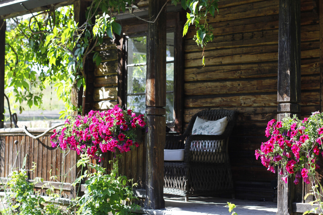 <span class="font-weight-bold" data-lab-font_weight_desktop="font-weight-bold">TIL KONA: </span>Bo på Villa Leonore, et sommerhus som ble bygget til sporveisdirektørens kone i 1915. <span class="font-weight-bold" data-lab-font_weight_desktop="font-weight-bold">TIL KONA: </span>Bo på Villa Leonore, et sommerhus som ble bygget til sporveisdirektørens kone i 1915.