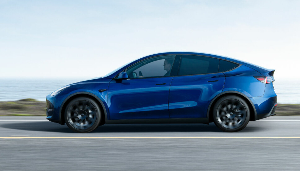 KOMMER ENDELIG: Levering av Model Y til amerikanske kunder startet tidligere enn planlagt. Hos oss ble det omvendt - men nå er den nye Tesla-SUV-en snart også på norske veier..