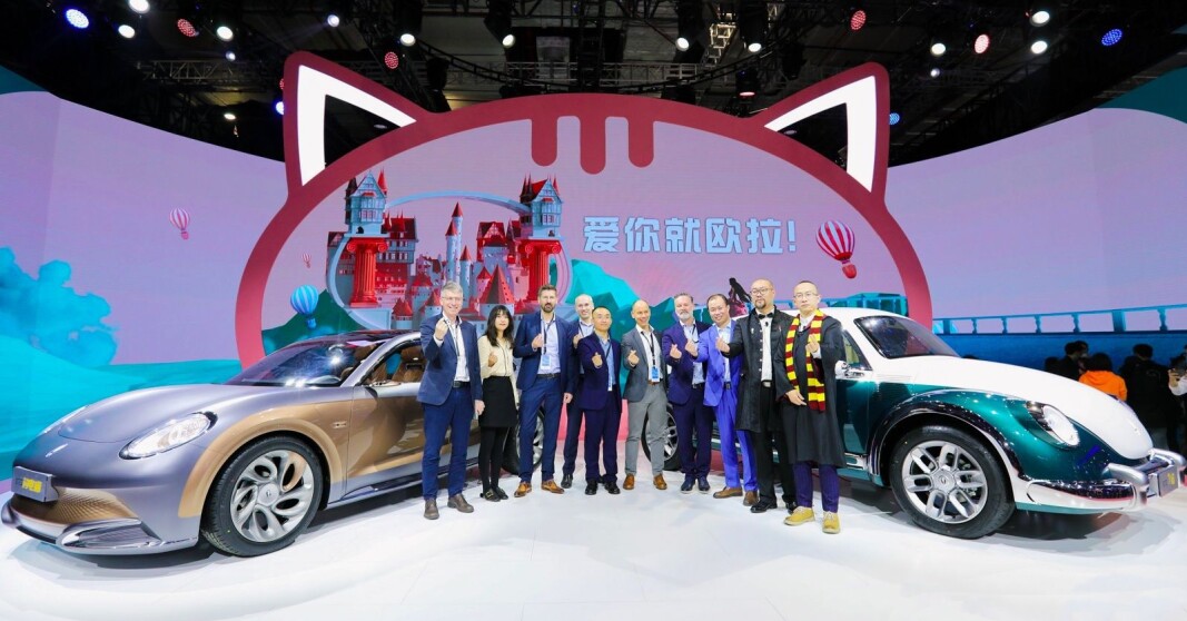 <b>STOR STÅHEI:</b> Bilder fra presentasjonen av de to nyeste fra Ora i vår. Legg merke til den Porsche Panamera-inspirerte modellen til venstre ... <b>STOR STÅHEI:</b> Bilder fra presentasjonen av de to nyeste fra Ora i vår. Legg merke til den Porsche Panamera-inspirerte modellen til venstre ...