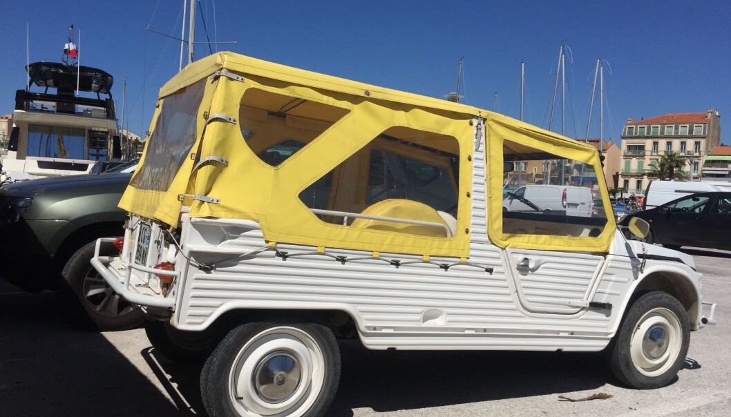 <span class="font-weight-bold" data-lab-font_weight_desktop="font-weight-bold">FOR FULLE SEIL: </span>En ekte feriebil skal se litt ut som en lystbåt. Citroën 2CV-baserte Méhari har på sine eldre dager blitt populær som strandbil. <span class="font-weight-bold" data-lab-font_weight_desktop="font-weight-bold">FOR FULLE SEIL: </span>En ekte feriebil skal se litt ut som en lystbåt. Citroën 2CV-baserte Méhari har på sine eldre dager blitt populær som strandbil.