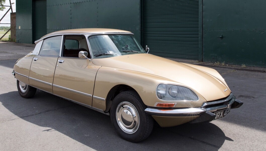STRØKEN: Dette er en ny elbil. Men det er samtidig en klassisk Citroën DS 1971-modell med sitt unike hydropneumatiske hjuloppheng. STRØKEN: Dette er en ny elbil. Men det er samtidig en klassisk Citroën DS 1971-modell med sitt unike hydropneumatiske hjuloppheng.