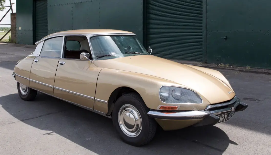 STRØKEN: Dette er en ny elbil. Men det er samtidig en klassisk Citroën DS 1971-modell med sitt unike hydropneumatiske hjuloppheng. STRØKEN: Dette er en ny elbil. Men det er samtidig en klassisk Citroën DS 1971-modell med sitt unike hydropneumatiske hjuloppheng.