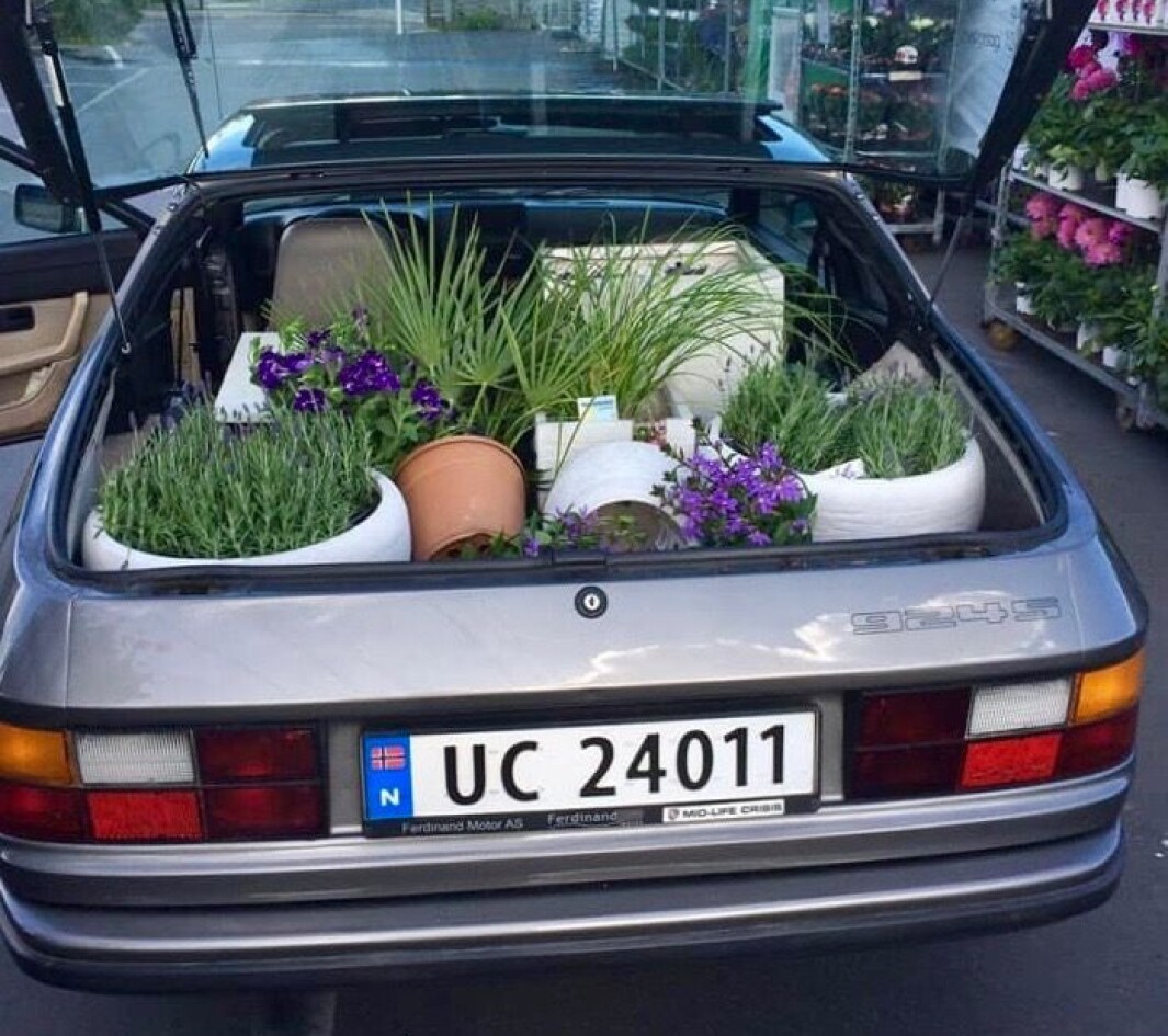 <span class="font-weight-bold" data-lab-font_weight_desktop="font-weight-bold">KLAR FOR BEDDET: </span>Alt blir grønnere i en Porsche. <span class="font-weight-bold" data-lab-font_weight_desktop="font-weight-bold">KLAR FOR BEDDET: </span>Alt blir grønnere i en Porsche.