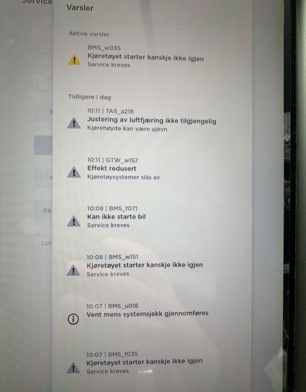 <span class=" font-weight-bold" data-lab-font_weight_desktop="font-weight-bold">VARSLER:</span> Fredag formiddag i forrige uke dukket disse meldingene opp på skjermen. Tidlig morgenen etter tok det fyr i bilen. <span class=" font-weight-bold" data-lab-font_weight_desktop="font-weight-bold">VARSLER:</span> Fredag formiddag i forrige uke dukket disse meldingene opp på skjermen. Tidlig morgenen etter tok det fyr i bilen.