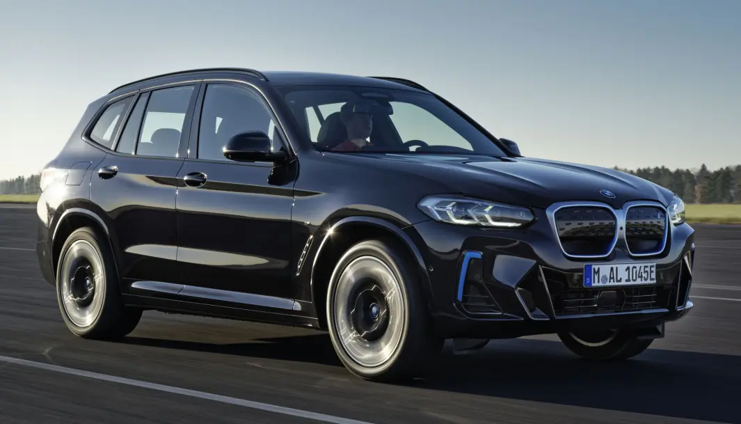 RASKT: Bare etter noen måneder på markedet får BMW iX3 en tydelig oppgradering. RASKT: Bare etter noen måneder på markedet får BMW iX3 en tydelig oppgradering.