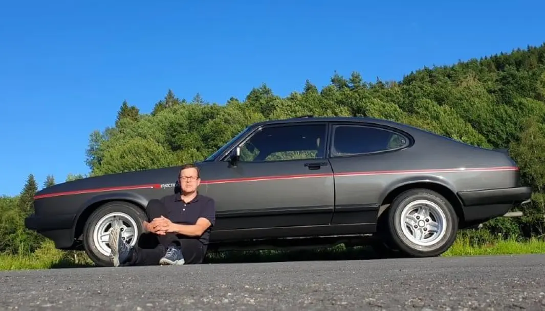 <span class="font-weight-bold" data-lab-font_weight_desktop="font-weight-bold">BAKKEMANNSKAP: </span>Mange forskjellige Capri har befolket livet til Inge Lirhus – her med sinn 2,8i 1981-modell. <span class="font-weight-bold" data-lab-font_weight_desktop="font-weight-bold">BAKKEMANNSKAP: </span>Mange forskjellige Capri har befolket livet til Inge Lirhus – her med sinn 2,8i 1981-modell.