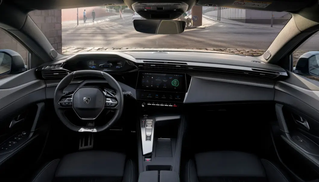 <span class=" font-weight-bold" data-lab-font_weight_desktop="font-weight-bold">SÆRPREG:</span> Peugeots spesielle instrumentpanel med et lite ratt og instrumentene på oversiden, krever kanskje litt tilvenning. Motor liker funksjonaliteten, og ikke minst designet. <span class=" font-weight-bold" data-lab-font_weight_desktop="font-weight-bold">SÆRPREG:</span> Peugeots spesielle instrumentpanel med et lite ratt og instrumentene på oversiden, krever kanskje litt tilvenning. Motor liker funksjonaliteten, og ikke minst designet.