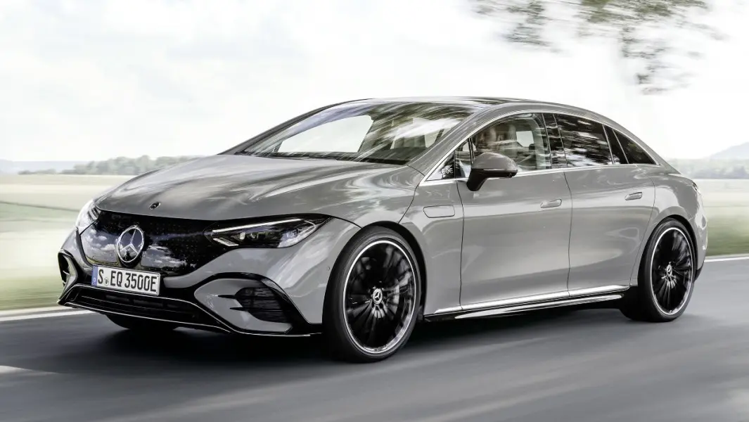 <span class="font-weight-bold" data-lab-font_weight_desktop="font-weight-bold">SMEKKER:</span> Mercedes-EQE 350, Edition 1, AMG Line. <span class="font-weight-bold" data-lab-font_weight_desktop="font-weight-bold">SMEKKER:</span> Mercedes-EQE 350, Edition 1, AMG Line.