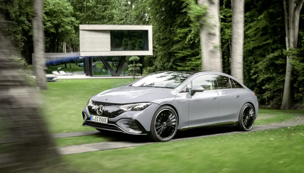 <span class=" font-weight-bold" data-lab-font_weight_desktop="font-weight-bold">NYE TIDER: </span>Mercedes EQE er den kommende elektriske versjonen av E-klasse. Noen stasjonsvogn blir det ikke, men garantert nye SUV-er og crossovere som vil ta det praktiske ansvaret. <span class=" font-weight-bold" data-lab-font_weight_desktop="font-weight-bold">NYE TIDER: </span>Mercedes EQE er den kommende elektriske versjonen av E-klasse. Noen stasjonsvogn blir det ikke, men garantert nye SUV-er og crossovere som vil ta det praktiske ansvaret.