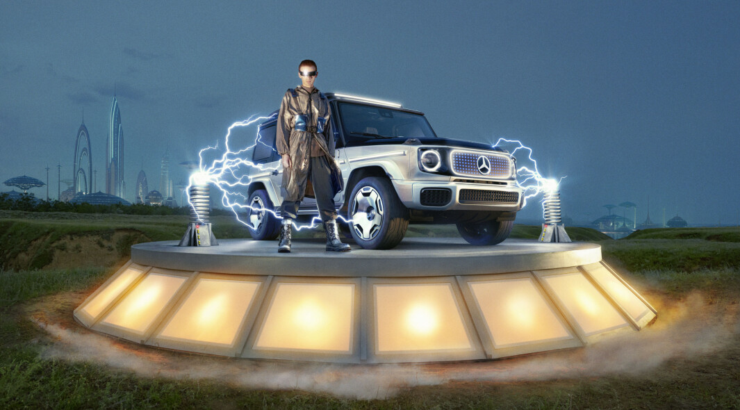 <span class="font-weight-bold" data-lab-font_weight_desktop="font-weight-bold">EQG:</span> Joda, det kommer en elektrisk Geländewagen. Og Mercedes hadde sjølironi nok til å pakke introduksjonen inn i en science fiction-fortelling som var 1980-tallet verdig. <span class="font-weight-bold" data-lab-font_weight_desktop="font-weight-bold">EQG:</span> Joda, det kommer en elektrisk Geländewagen. Og Mercedes hadde sjølironi nok til å pakke introduksjonen inn i en science fiction-fortelling som var 1980-tallet verdig.