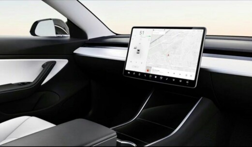 Varsler billig-Tesla uten ratt i 2023