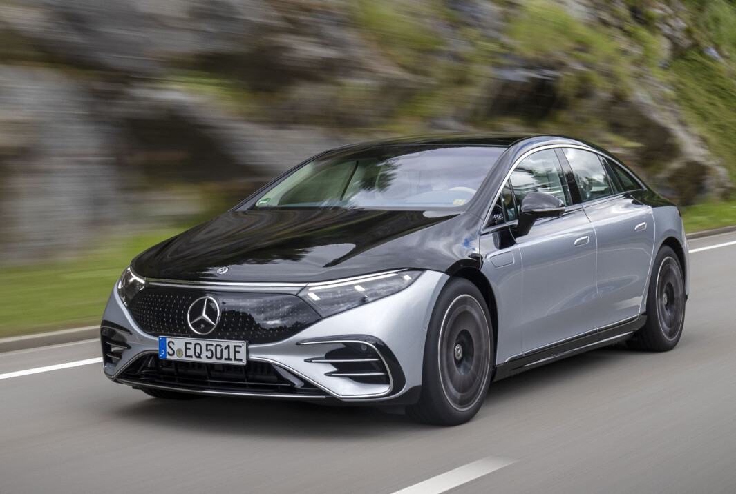 <span class="font-weight-bold" data-lab-font_weight_desktop="font-weight-bold">I FARTA:</span> ESQ 580 4MATIC i ulike fargekombinasjoner under testkjøring tidligere i sommer. <span class="font-weight-bold" data-lab-font_weight_desktop="font-weight-bold">I FARTA:</span> ESQ 580 4MATIC i ulike fargekombinasjoner under testkjøring tidligere i sommer.
