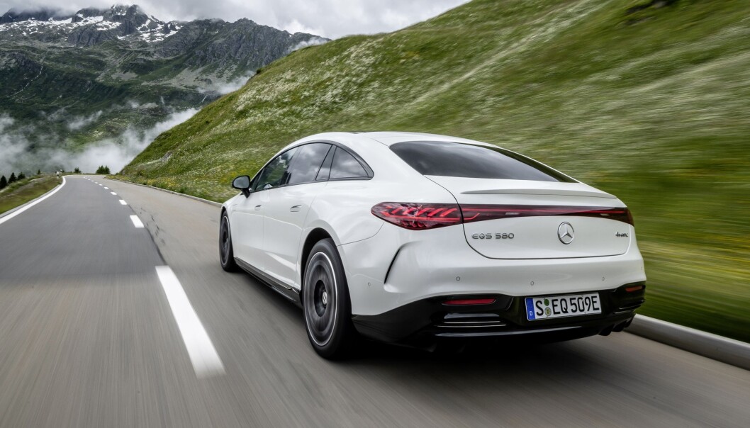 <span class=" font-weight-bold" data-lab-font_weight_desktop="font-weight-bold">FOR SAKTE: </span>En helelektrisk Mercedes EQS 580 glir gjennom landskapet, men utviklingen mot et bedre klima går for sakte, mener en tysk miljøvernorganisasjon. <span class=" font-weight-bold" data-lab-font_weight_desktop="font-weight-bold">FOR SAKTE: </span>En helelektrisk Mercedes EQS 580 glir gjennom landskapet, men utviklingen mot et bedre klima går for sakte, mener en tysk miljøvernorganisasjon.