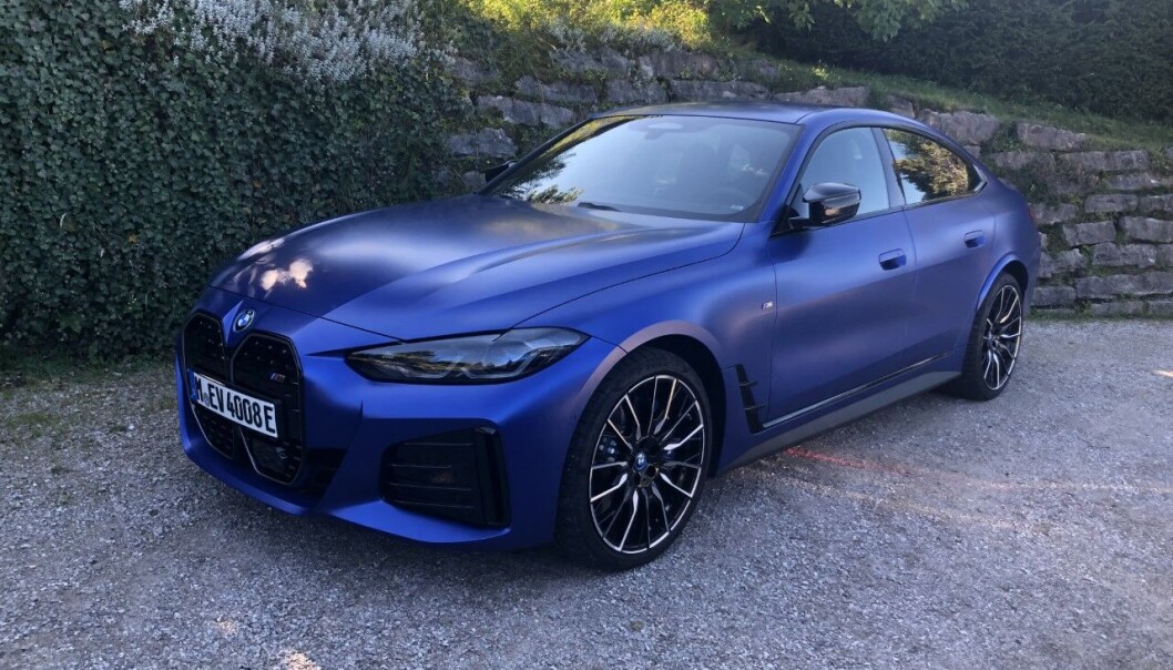 <span class=" font-weight-bold" data-lab-font_weight_desktop="font-weight-bold">RÅSKINN: </span>BMW i4 i M-performance-utgave har 544 hester og firehjulsdrift. Det skal gi den 2,3 tonn tunge bilen en 0–100-tid på 3,9 sekunder. <span class=" font-weight-bold" data-lab-font_weight_desktop="font-weight-bold">RÅSKINN: </span>BMW i4 i M-performance-utgave har 544 hester og firehjulsdrift. Det skal gi den 2,3 tonn tunge bilen en 0–100-tid på 3,9 sekunder.