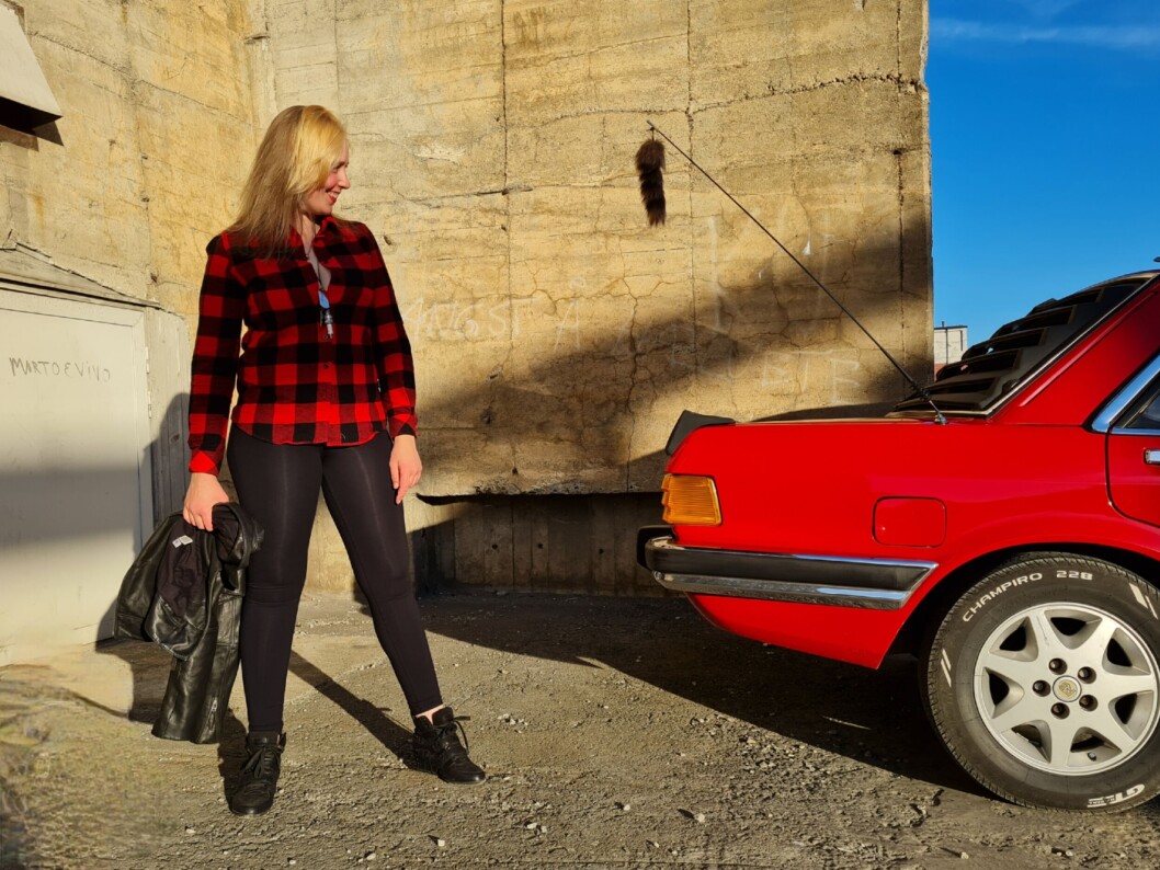 <span class="font-weight-bold" data-lab-font_weight_desktop="font-weight-bold">GØY PÅ LANDET:</span> Selv om få av oss tar oss bryet med å dekorere bilen utvendig, mener Linda Skavdal at tradisjonsrik pynt som revehale er på vei opp. <span class="font-weight-bold" data-lab-font_weight_desktop="font-weight-bold">GØY PÅ LANDET:</span> Selv om få av oss tar oss bryet med å dekorere bilen utvendig, mener Linda Skavdal at tradisjonsrik pynt som revehale er på vei opp.