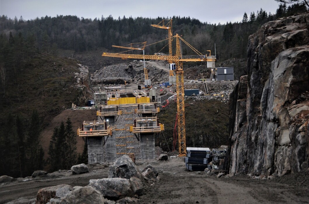 SPLITTER NYE VEIER: Her fra byggingen av ny E39 mellom Kristiansand og Mandal. SPLITTER NYE VEIER: Her fra byggingen av ny E39 mellom Kristiansand og Mandal.