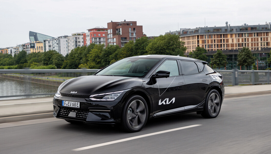 <span class=" font-weight-bold" data-lab-font_weight_desktop="font-weight-bold">ETTERSPURT:</span> Det er svært stor interesse for Kia EV6. I slutten av denne måneden kommer de første bilene på norske veier. <span class=" font-weight-bold" data-lab-font_weight_desktop="font-weight-bold">ETTERSPURT:</span> Det er svært stor interesse for Kia EV6. I slutten av denne måneden kommer de første bilene på norske veier.