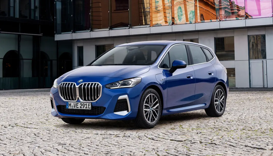 OPPFRISKET: Nå får også BMW 2 Active Tourer et utseende som gjør attraktiv. OPPFRISKET: Nå får også BMW 2 Active Tourer et utseende som gjør attraktiv.