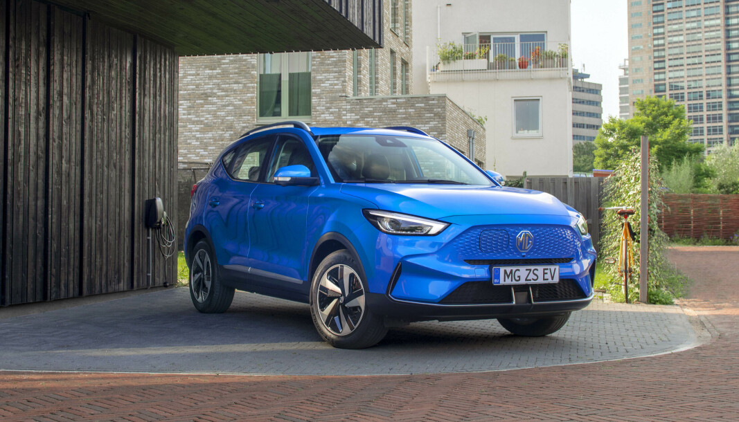 FRISKERE: Den lille elektriske SUV-en til MG har fått nytt ansikt, bedre rekkevidde og høyere pris. FRISKERE: Den lille elektriske SUV-en til MG har fått nytt ansikt, bedre rekkevidde og høyere pris.