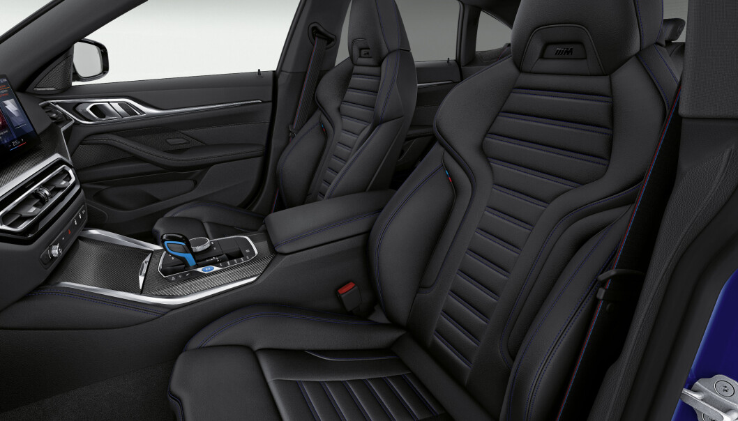 <span class=" font-weight-bold" data-lab-font_weight_desktop="font-weight-bold">KOMFORT: </span>Sittekomforten foran er i kjent stil utmerket i en BMW. Også støydempingen virker svært bra, med forbehold om at bilen er kjørt på tysk asfalt. <span class=" font-weight-bold" data-lab-font_weight_desktop="font-weight-bold">KOMFORT: </span>Sittekomforten foran er i kjent stil utmerket i en BMW. Også støydempingen virker svært bra, med forbehold om at bilen er kjørt på tysk asfalt.