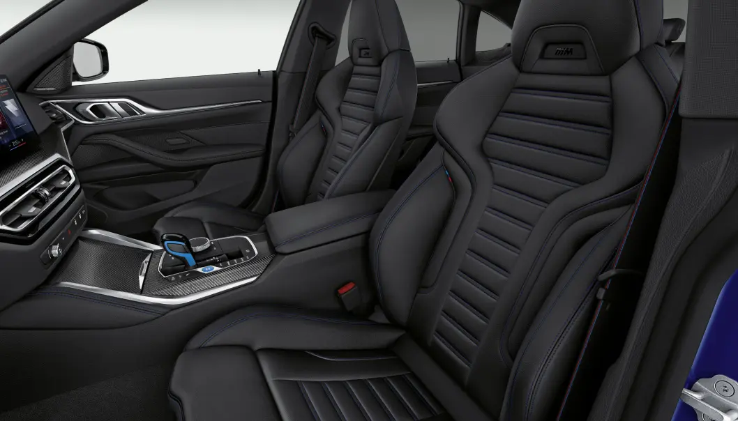 <span class=" font-weight-bold" data-lab-font_weight_desktop="font-weight-bold">KOMFORT: </span>Sittekomforten foran er i kjent stil utmerket i en BMW. Også støydempingen virker svært bra, med forbehold om at bilen er kjørt på tysk asfalt. <span class=" font-weight-bold" data-lab-font_weight_desktop="font-weight-bold">KOMFORT: </span>Sittekomforten foran er i kjent stil utmerket i en BMW. Også støydempingen virker svært bra, med forbehold om at bilen er kjørt på tysk asfalt.