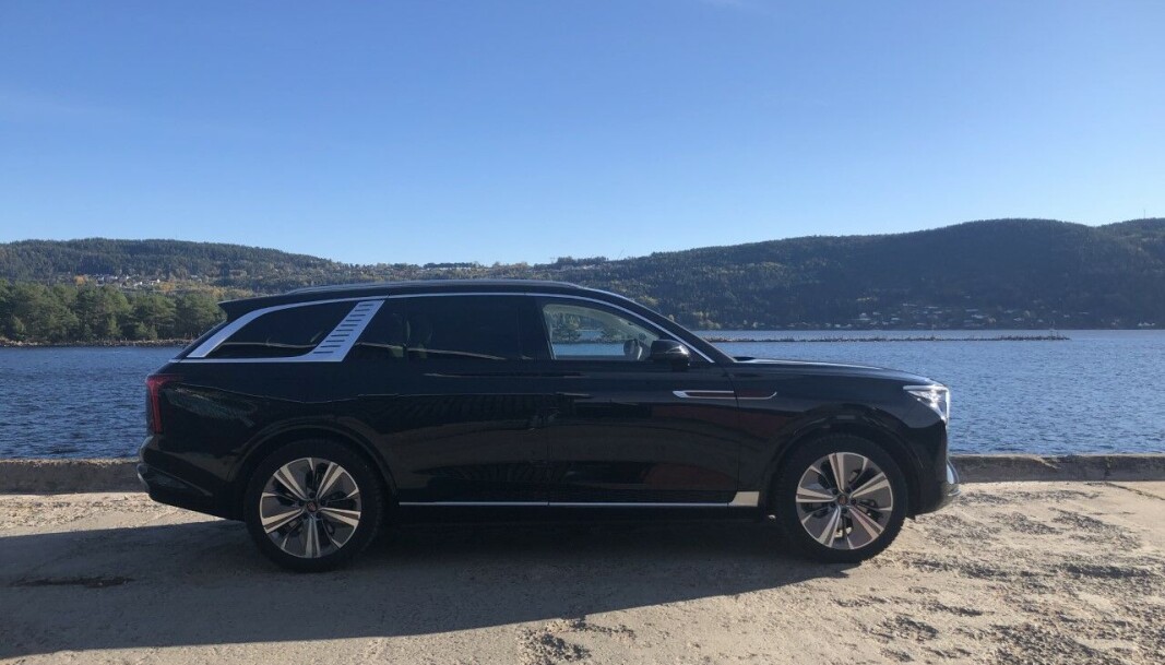 <span class=" font-weight-bold" data-lab-font_weight_desktop="font-weight-bold">KJEMPE: </span>Med sin lengde på 521 centimeter er den lengst av SUV-ene på markedet. <span class=" font-weight-bold" data-lab-font_weight_desktop="font-weight-bold">KJEMPE: </span>Med sin lengde på 521 centimeter er den lengst av SUV-ene på markedet.