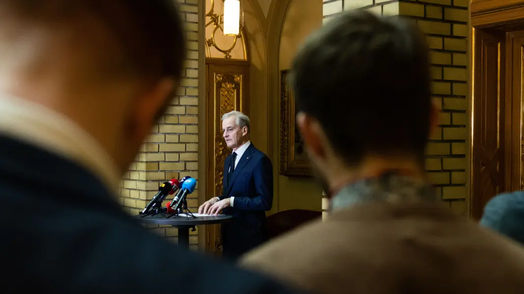 TAR GREP: Jonas Gahr Støre får rødgrønn ledelse i samferdselspolitikken, med Jon-Ivar Nygård (Ap) som statsråd og Erling Sande (Sp) som komiteleder på Stortinget. TAR GREP: Jonas Gahr Støre får rødgrønn ledelse i samferdselspolitikken, med Jon-Ivar Nygård (Ap) som statsråd og Erling Sande (Sp) som komiteleder på Stortinget.