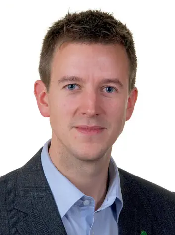 <span class="font-weight-bold" data-lab-font_weight_desktop="font-weight-bold">NY LEDER:</span> Erling Sande fra Senterpartiet. <span class="font-weight-bold" data-lab-font_weight_desktop="font-weight-bold">NY LEDER:</span> Erling Sande fra Senterpartiet.