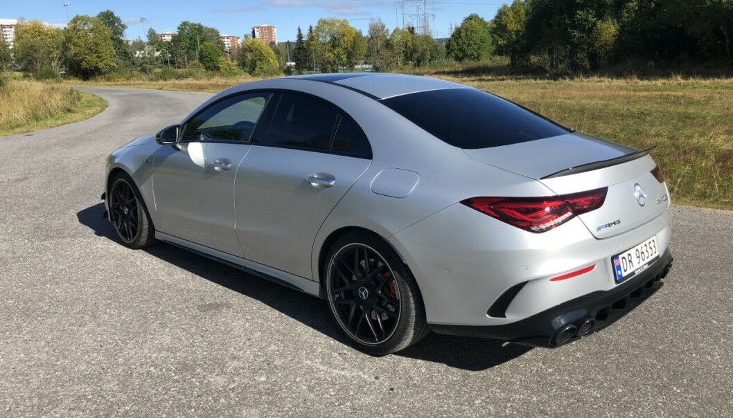 <span class=" font-weight-bold" data-lab-font_weight_desktop="font-weight-bold">VELLYKKET:</span> CLA er en av de lekreste modellene i Mercedes-utvalget. I denne versjonen blir det sportslige enda mer vektlagt. <span class=" font-weight-bold" data-lab-font_weight_desktop="font-weight-bold">VELLYKKET:</span> CLA er en av de lekreste modellene i Mercedes-utvalget. I denne versjonen blir det sportslige enda mer vektlagt.