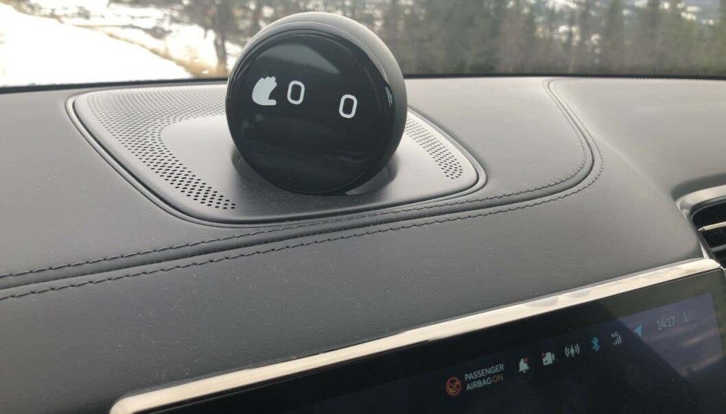 <span class=" font-weight-bold" data-lab-font_weight_desktop="font-weight-bold">HEI, HVA SKJER? </span>Kaller du på Nomi, så er hun raskt ute med å svare. Men videre går konversasjonen ganske tregt. <span class=" font-weight-bold" data-lab-font_weight_desktop="font-weight-bold">HEI, HVA SKJER? </span>Kaller du på Nomi, så er hun raskt ute med å svare. Men videre går konversasjonen ganske tregt.