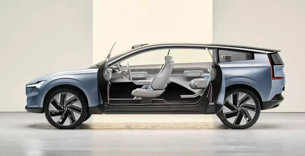 NYE LINJER: Bærekraftige materialer inne, nytt hjuldesign, lavere tak og en mer oppreist bakdel er stikkord for morgendagens Volvo.
