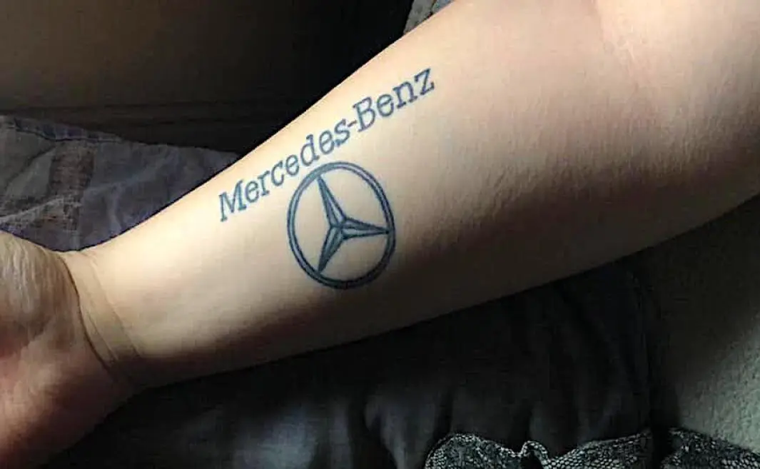 ARMERT MERCEDES: Silje Marie Tveitan Follstad i Vestfold har latt seg brennmerke med tysk status. ARMERT MERCEDES: Silje Marie Tveitan Follstad i Vestfold har latt seg brennmerke med tysk status.