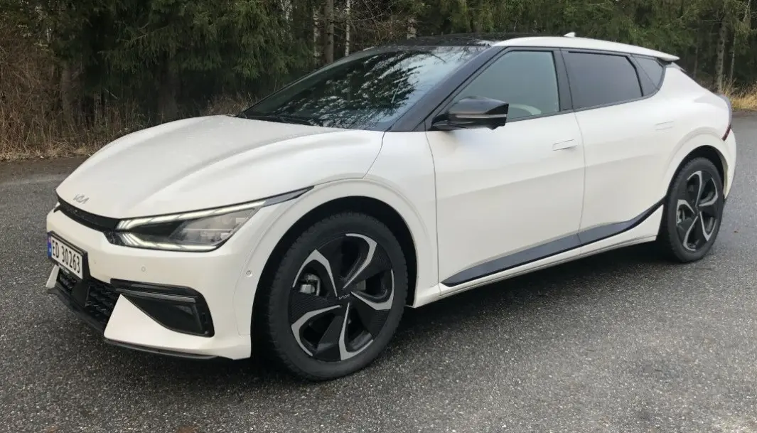 IMPONERER: Kia EV6 plasserer seg poengmessig helt i teten i Motors tester. IMPONERER: Kia EV6 plasserer seg poengmessig helt i teten i Motors tester.