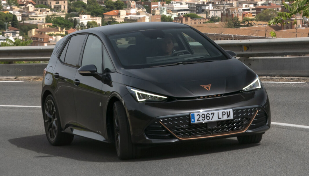 RUNDT NESTE SVING: De første Cupra Born kommer på norske veier før årsskiftet. RUNDT NESTE SVING: De første Cupra Born kommer på norske veier før årsskiftet.