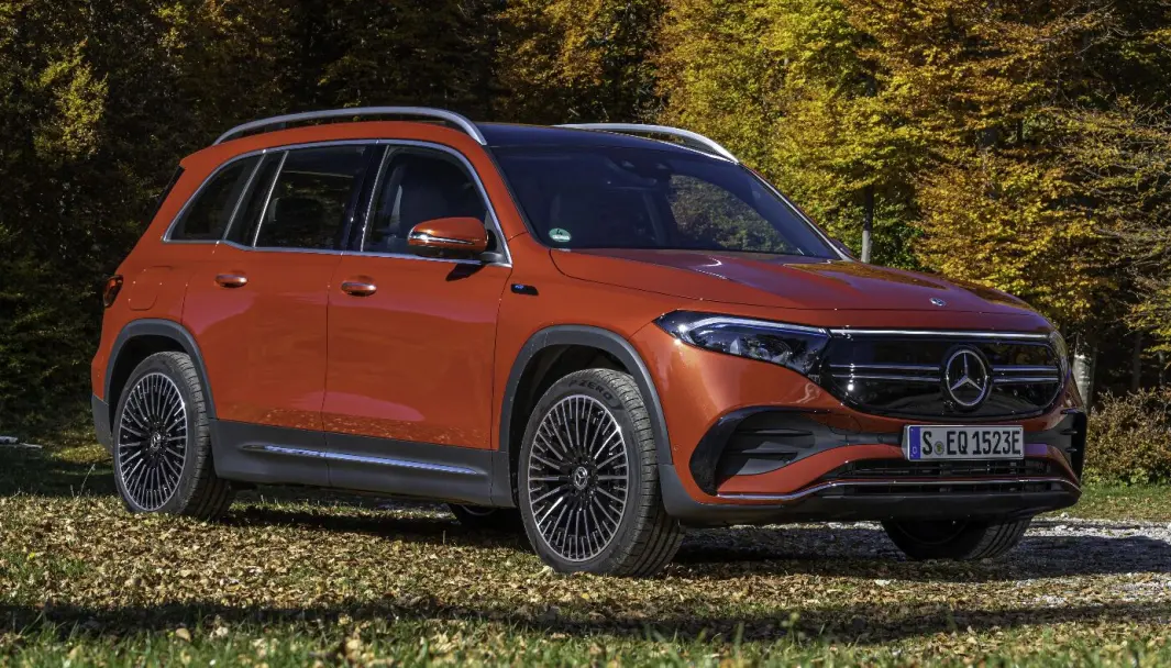 NYKOMMER: Utpå vårparten får vi se de første Mercedes EQB på norske veier. NYKOMMER: Utpå vårparten får vi se de første Mercedes EQB på norske veier.