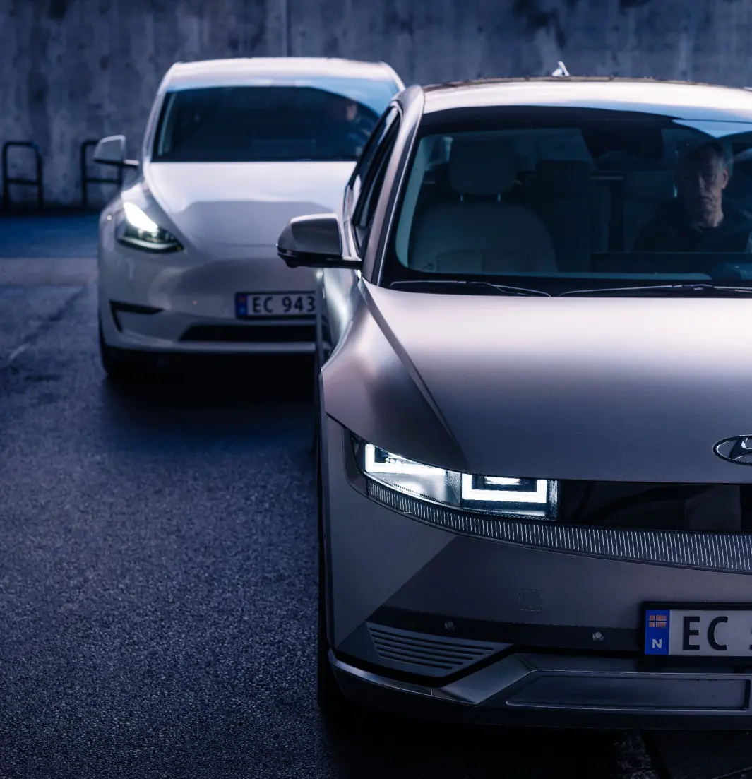 <span class=" font-weight-bold" data-lab-font_weight_desktop="font-weight-bold">TETT KAMP: </span>Tesla Model Y fulgte Ioniq 5 helt til målstreken i årets kåring. <span class=" font-weight-bold" data-lab-font_weight_desktop="font-weight-bold">TETT KAMP: </span>Tesla Model Y fulgte Ioniq 5 helt til målstreken i årets kåring.