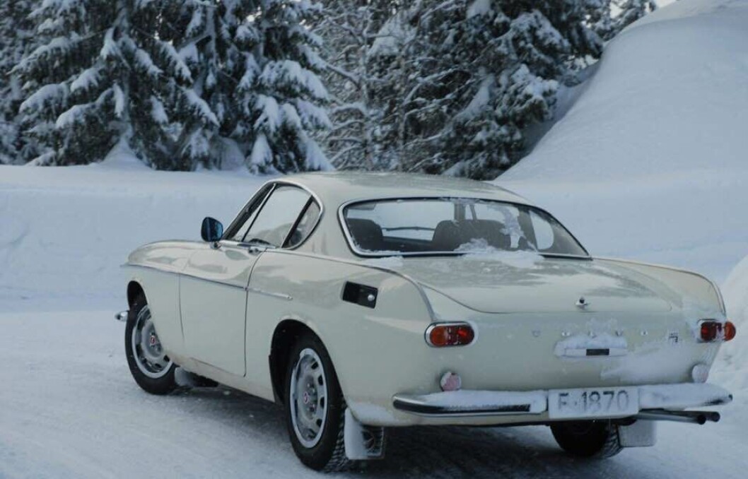<span class="font-weight-bold" data-lab-font_weight_desktop="font-weight-bold">HVIT SOM VOLVO:</span> Arve Gunnar Midtlien på kjøretur i Ringsakerfjellet med norske Classic Volvo Club – en årviss tradisjon siste søndag i februar. <span class="font-weight-bold" data-lab-font_weight_desktop="font-weight-bold">HVIT SOM VOLVO:</span> Arve Gunnar Midtlien på kjøretur i Ringsakerfjellet med norske Classic Volvo Club – en årviss tradisjon siste søndag i februar.