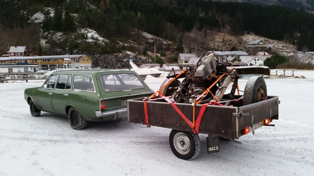 <span class="font-weight-bold" data-lab-font_weight_desktop="font-weight-bold">TILHENGERSKARE:</span> Vestlendingen Hans Petter Haugland bruker Opel Rekord Caravan til flere formål enn Opels ingeniører kunne forestilt seg. <span class="font-weight-bold" data-lab-font_weight_desktop="font-weight-bold">TILHENGERSKARE:</span> Vestlendingen Hans Petter Haugland bruker Opel Rekord Caravan til flere formål enn Opels ingeniører kunne forestilt seg.