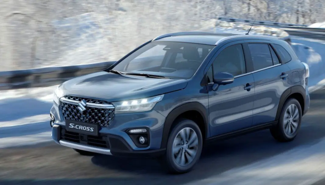 HELT NY: Suzuki S-Cross har fått et helt nytt og mer muskuløst utseende. HELT NY: Suzuki S-Cross har fått et helt nytt og mer muskuløst utseende.