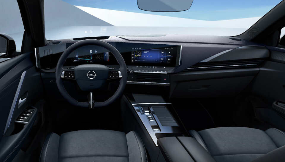TIDSRIKTIG: Opels nye generasjon instrumentpanel har en fin miks av moderne og mer tradisjonelle funksjoner, i tillegg til at det ser pent ut.