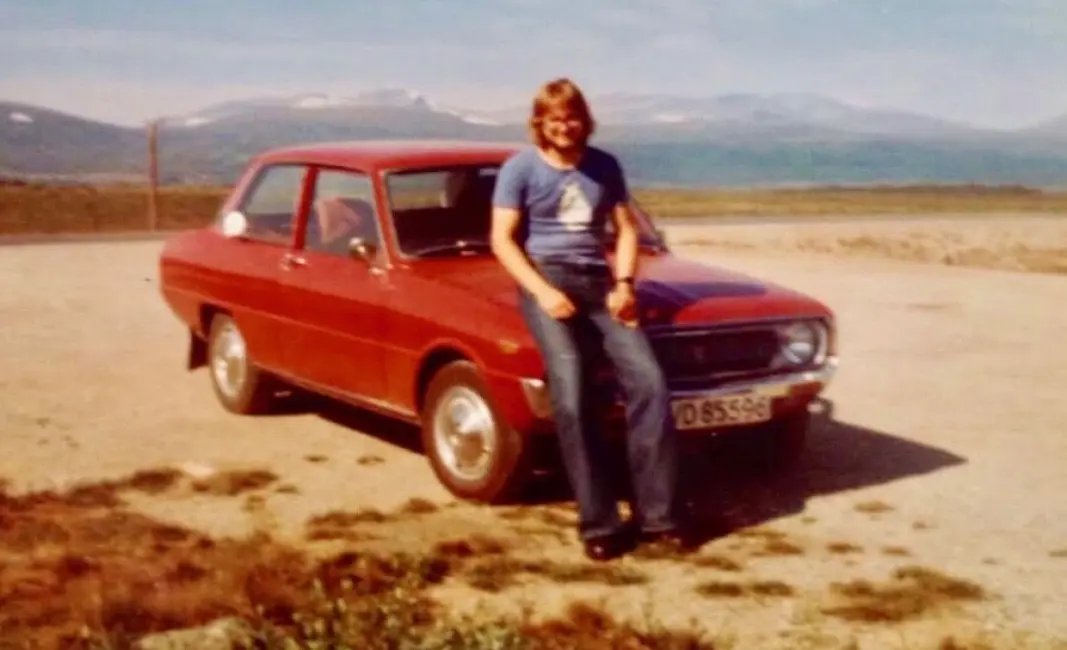 <span class="font-weight-bold" data-lab-font_weight_desktop="font-weight-bold">FJELL-MAZDA:</span> Geir Sørjoten på Røros har blant annet brukt sin Mazda 1300 som bandbil til og fra spillejobber. <span class="font-weight-bold" data-lab-font_weight_desktop="font-weight-bold">FJELL-MAZDA:</span> Geir Sørjoten på Røros har blant annet brukt sin Mazda 1300 som bandbil til og fra spillejobber.