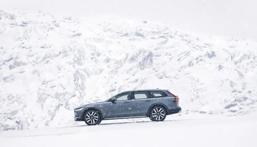 UT I KULDA: Verdens beste Volvo? V90 Cross Country kuttes ut på det norske markedet. UT I KULDA: Verdens beste Volvo? V90 Cross Country kuttes ut på det norske markedet.
