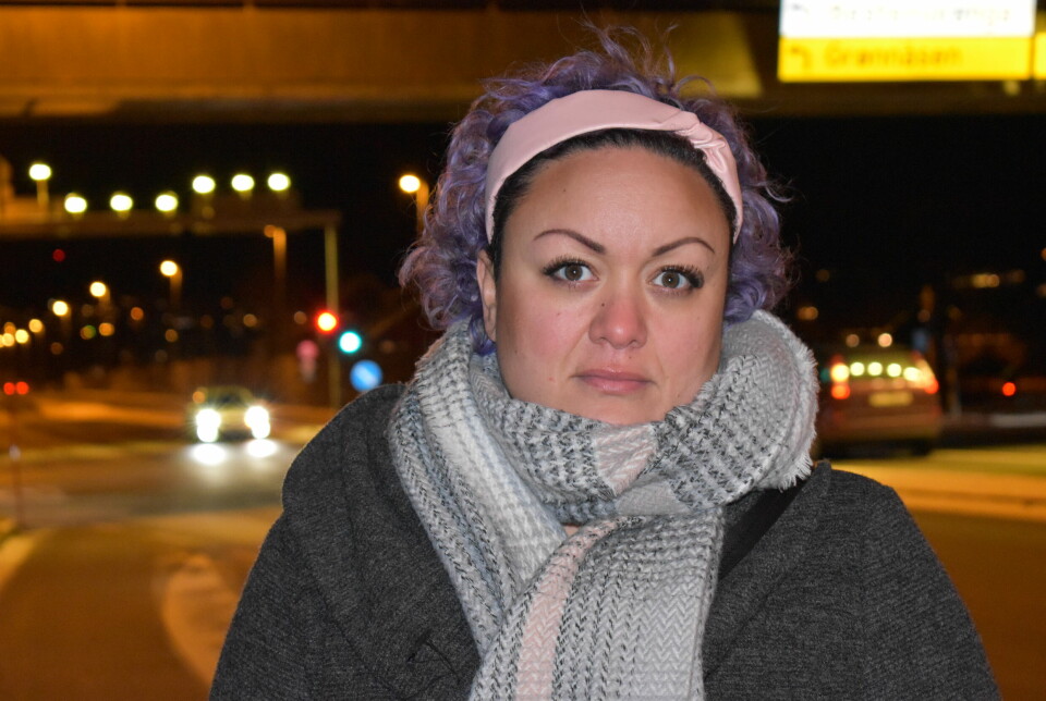 UNDERVEIS: Janine Esperø Arroub opplevde tidligere i år at bilen hennes begynte å brenne mens hun kjørte.