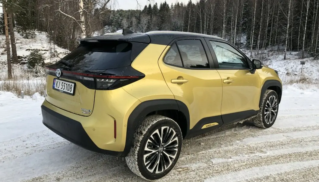 <span class=" font-weight-bold" data-lab-font_weight_desktop="font-weight-bold">LITT RAV4: </span>Hekken er bred og muskuløs, og den kan minne om en større RAV4. Det er mye designelelementer som skal inn på små dimensjoner, og det er ulike oppfatninger om resultatet. <span class=" font-weight-bold" data-lab-font_weight_desktop="font-weight-bold">LITT RAV4: </span>Hekken er bred og muskuløs, og den kan minne om en større RAV4. Det er mye designelelementer som skal inn på små dimensjoner, og det er ulike oppfatninger om resultatet.
