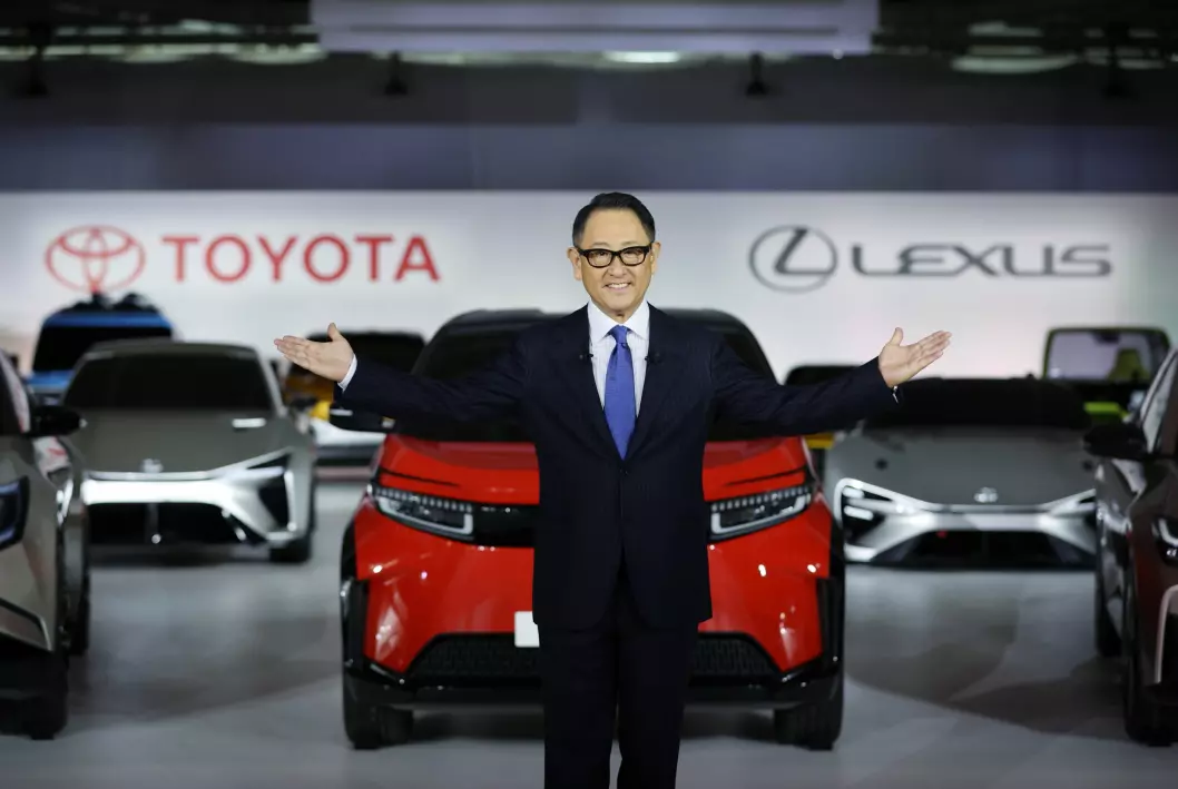 MÅ VENTE: Toyota-sjef Akio Toyoda har luftet store elbil-planer, men faststoffbatterier blir antagelig ikke en vinnerresept så tidlig som selskapet håpet.