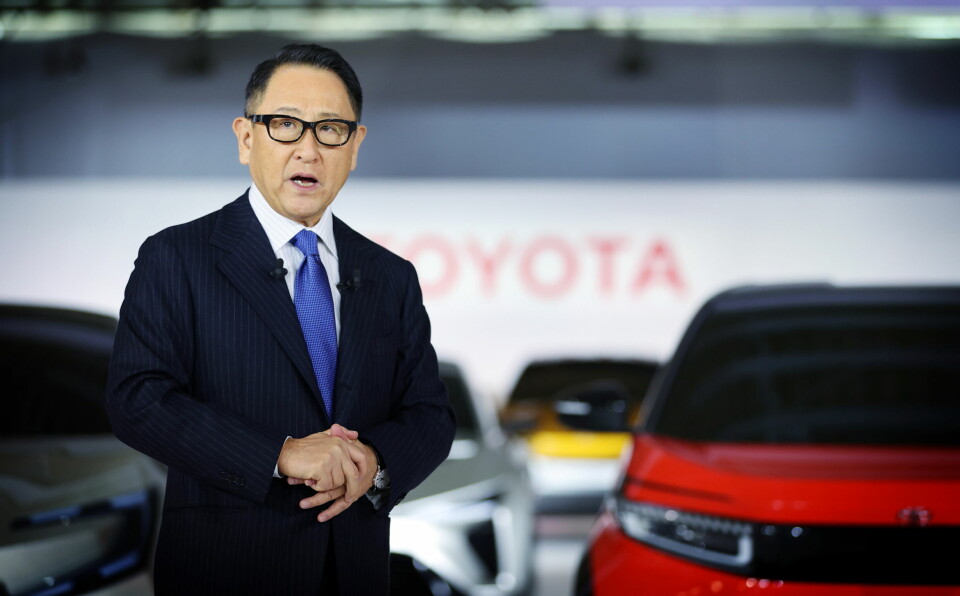 OMSTART? Toyota-konsernets toppsjef Akio Toyoda revurderer elbilplanene.