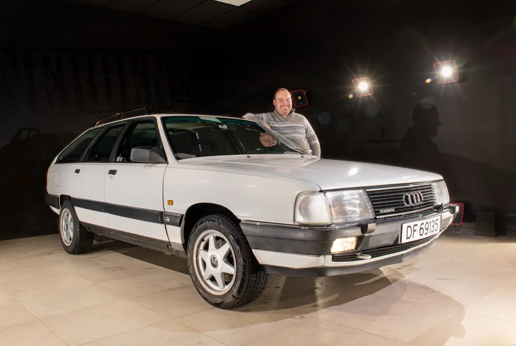 <span class="font-weight-bold" data-lab-font_weight_desktop="font-weight-bold">QUALITET: </span>Audi 100 Avant quattro har firehjulstrekket til Audis rallyvinner fra tidlig 1980-tall, Audi quattro. Lars Richard Upsahl mener han ikke får bedre vinterbil på vinterføre. <span class="font-weight-bold" data-lab-font_weight_desktop="font-weight-bold">QUALITET: </span>Audi 100 Avant quattro har firehjulstrekket til Audis rallyvinner fra tidlig 1980-tall, Audi quattro. Lars Richard Upsahl mener han ikke får bedre vinterbil på vinterføre.