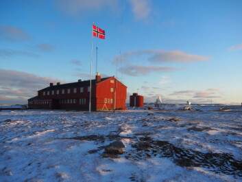 <span class="font-weight-bold" data-lab-font_weight_desktop="font-weight-bold">VÆROBSERVASJONER:</span> Den meteorologiske stasjonen i Herwighamna ble tatt i bruk i 1968. Fire mann er plassert her. <span class="font-weight-bold" data-lab-font_weight_desktop="font-weight-bold">VÆROBSERVASJONER:</span> Den meteorologiske stasjonen i Herwighamna ble tatt i bruk i 1968. Fire mann er plassert her.