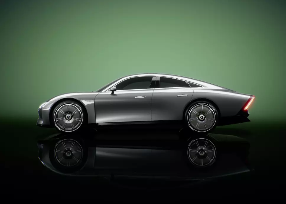 AERODYNAMISK: Mercedes antyder en luftmotstandskoeffisient på 0.175, bedre enn noen serieprodusert bil til nå.